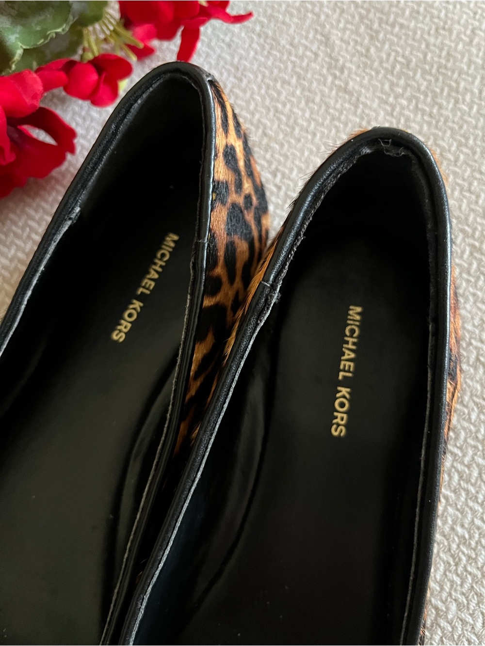 Michael Kors Milan Flat with Gold Logo Size 6.5M - Picture 3 of 9